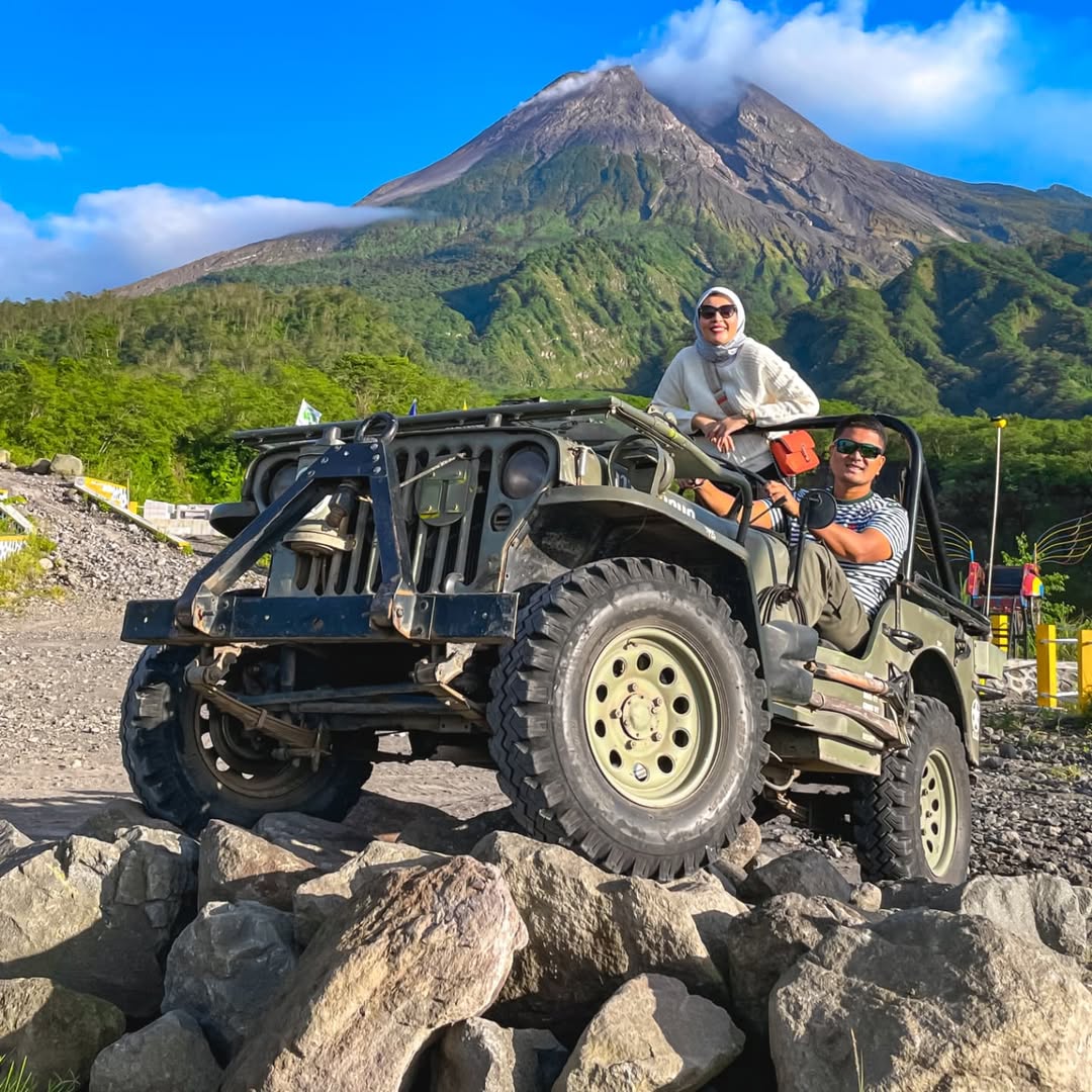 You are currently viewing Panduan Wisata Sunrise dengan Jeep Lava Tour Merapi
